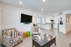 Convenient Anaheim Condo Walk to Angel Stadium